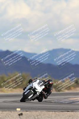 media/Nov-16-2025-Race Pace (Sun) [[8c5fa54630]]/Non Verified Riders (1st 20 Minutes)/5-Turn 15 (110pm)/